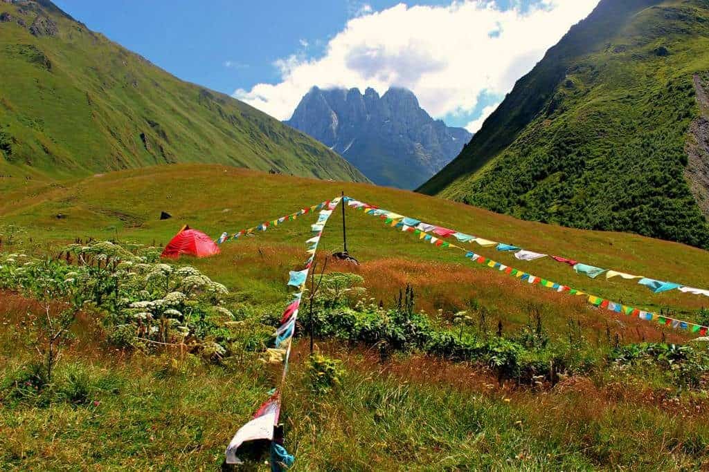 Kazbegi Travel Guide 2026: Best things to do, Hiking Trails & Essential Tips to visit Kazbegi, Georgia 23 Amazing places to visit in Georgia, the country - Journal of Nomads - Juta