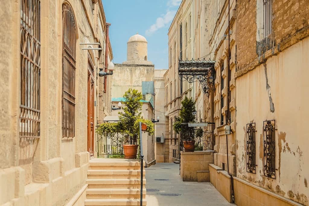 streets of Baku - Azerbaijan - Journal of Nomads