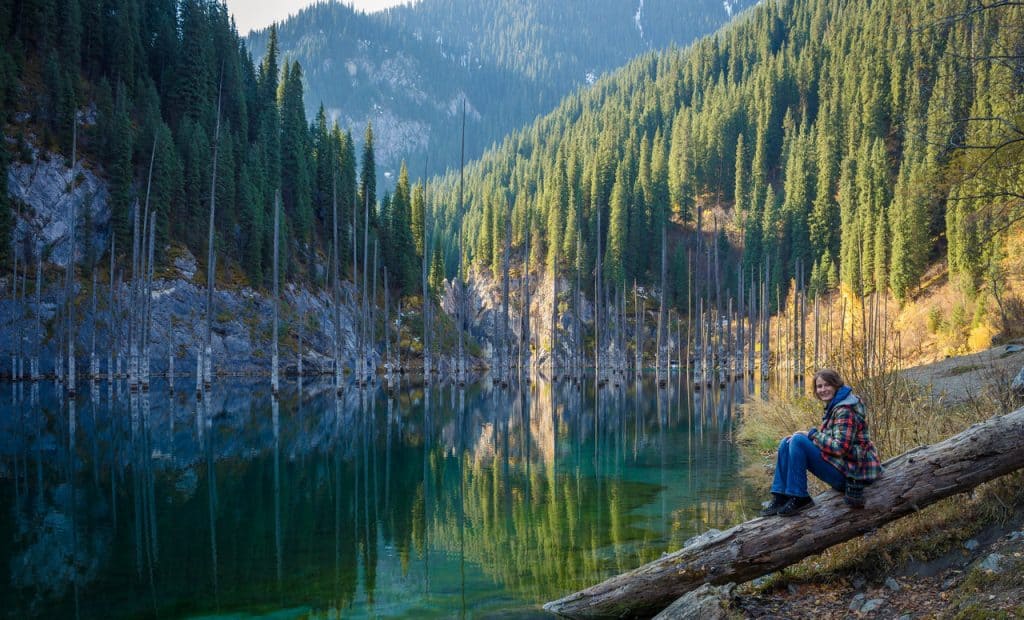 Lake Kaindy - Travel Guide to Kolsai Lakes and Kaindy Lake - Kaindy Lake - sunken forest - Journal of Nomads