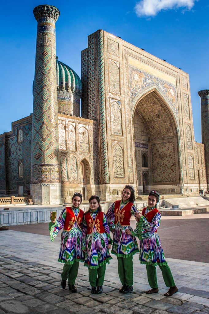 Travel Uzbekistan - traditional clothing - Journal of Nomads
