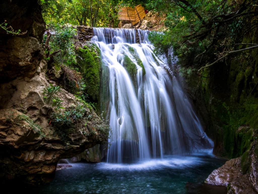 How to get to the Akchour Waterfalls from Chefchaouen - Rif Mountains - Morocco - hiking trail to the Akchour Waterfalls - the little waterfall of Akchour - Journal of Nomads