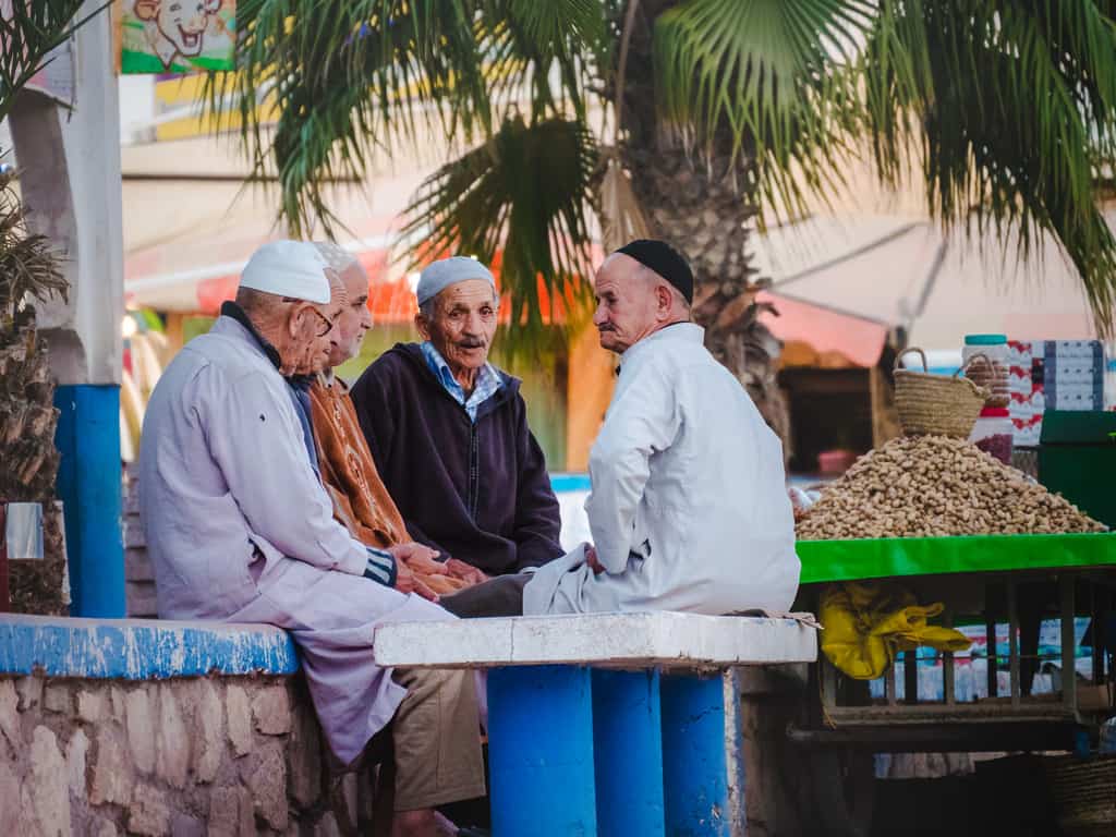 Fotografía callejera de Marruecos-hombres en Marruecos-Journal of Nomads