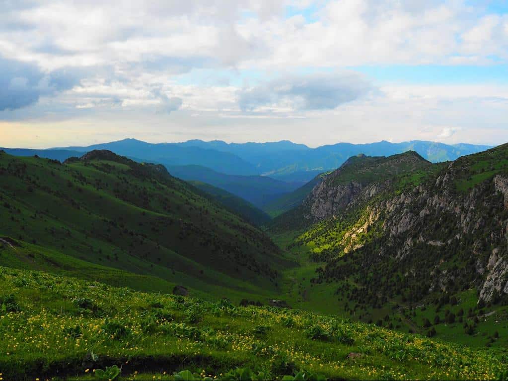 Hiking near Osh in Kyrgyzstan - Be a Nomad Hike 14 hiking near Osh Kyrgyzstan - beautiful jailoo in Kyrgyzstan - Journal of nomads