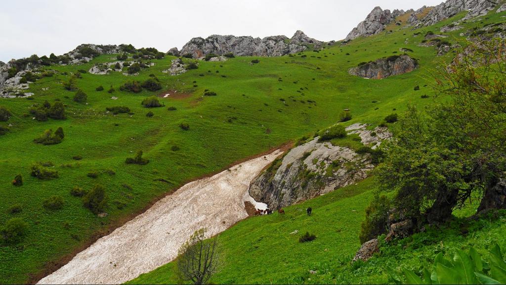 Hiking near Osh in Kyrgyzstan - Be a Nomad Hike 1 Hiking in Kyrgyzstan - hiking near Osh - Be a nomad hike - Journal of nomads