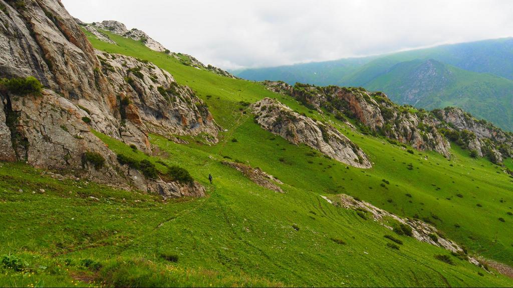 Hiking near Osh in Kyrgyzstan - Be a Nomad Hike 18 hiking near Osh Kyrgyzstan - tips for treks in Kyrgyzstan - Journal of nomads