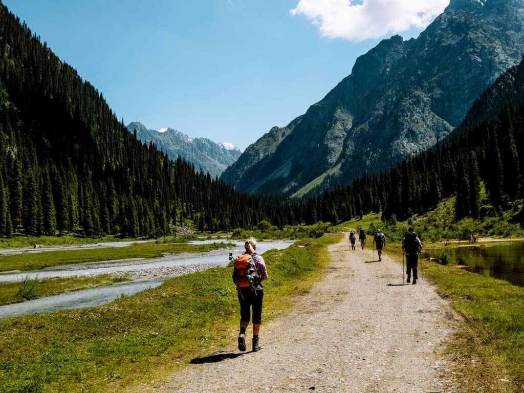 Rondreis Kirgizië in het Voor- en Najaar 2026: Avontuur, Canyons & Nomadencultuur 22 Ala Kul Trek - Ala Kul lake Kyrgyzstan - Journal of Nomads