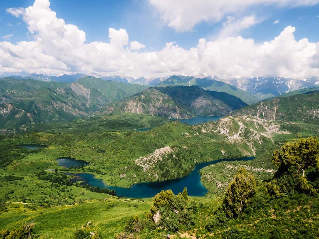 Paardrijden in Kirgizie: Feel Like A Nomad trektocht te Paard in Kirgizië 12 Best places to visit in Kyrgyzstan - Sary Chelek Lake Kyrgyzstan - Sary Chelek Travel Guide - Journal of Nomads