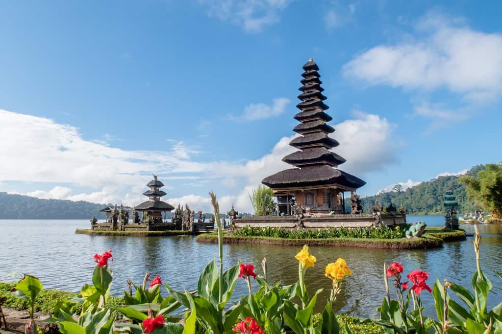 Travel and volunteer abroad for free with these 4 work exchange programs 5 Travel and volunteer abroad for free with these 4 work exchange programs