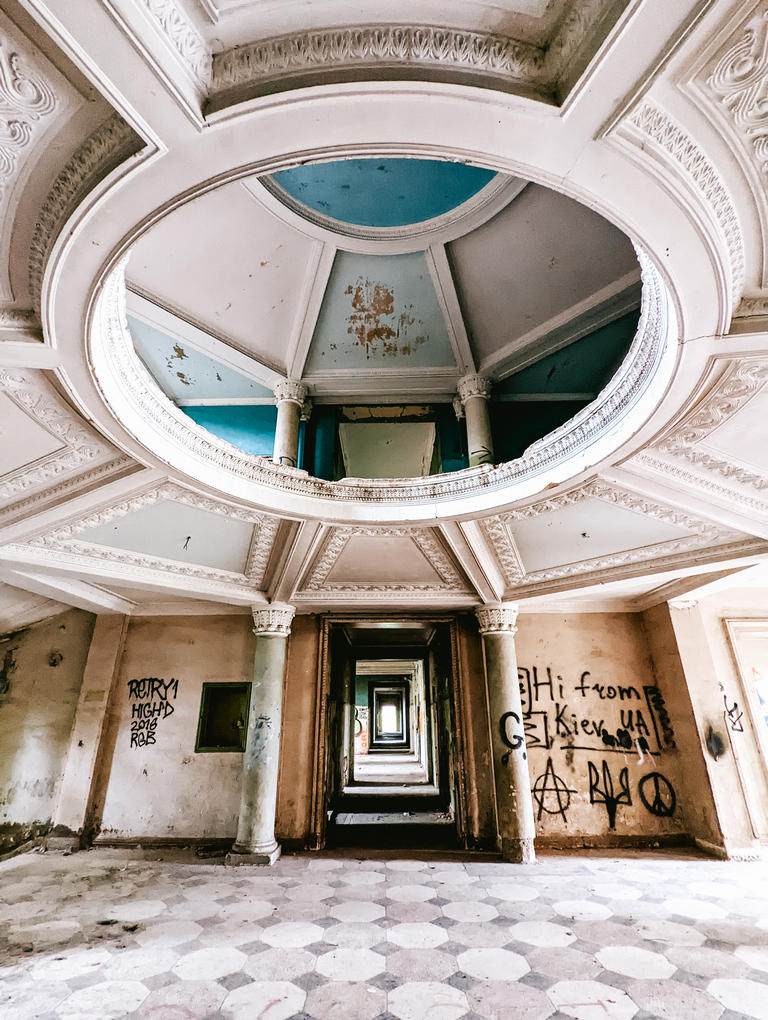 Tsakltubo Georgia - Places to visit in Georgia - Abandoned Soviet Buildings Georgia