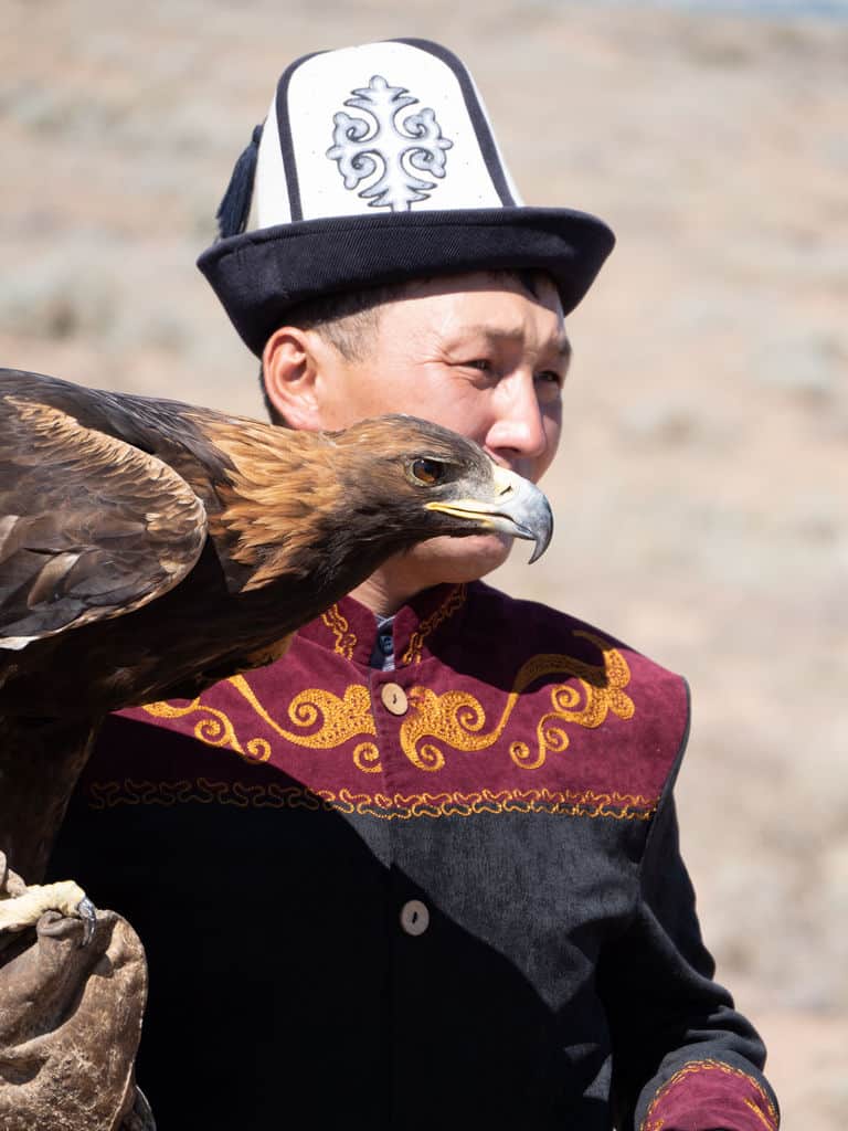 10-daagse Groepsreis Kirgizië 2026: Ga mee op een uniek avontuur! 27 Golden Eagle Hunter - Eagle Hunting Demonstration Kyrgyzstan