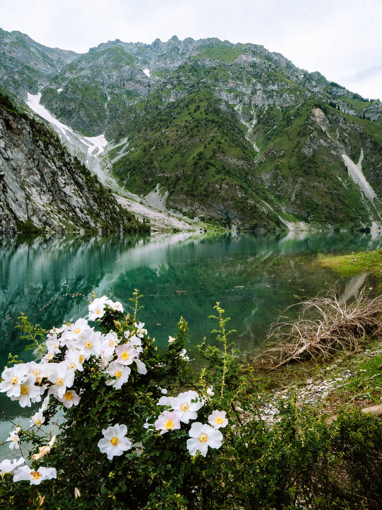 8 beautiful lakes in Kyrgyzstan