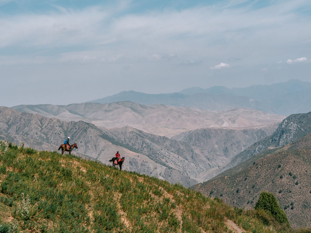 Kyrgyzstan Horse Riding Tour - Kyrgyzstan Adventure Tours - Feel like a nomad horse riding Kyrgyzstan Alay mountains Journal of Nomads