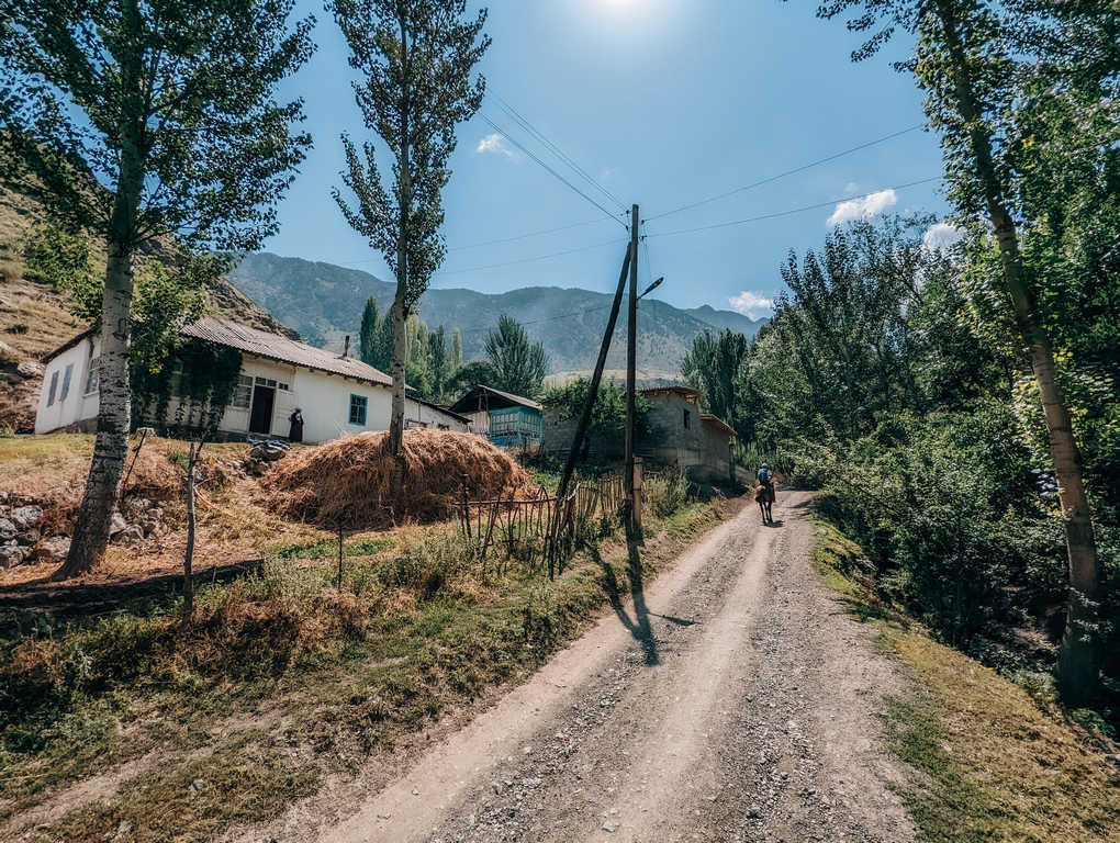 Paardrijden in Kirgizie: Feel Like A Nomad trektocht te Paard in Kirgizië 21 Paardrijden in Kirgizie: Feel Like A Nomad trektocht te Paard in Kirgizië