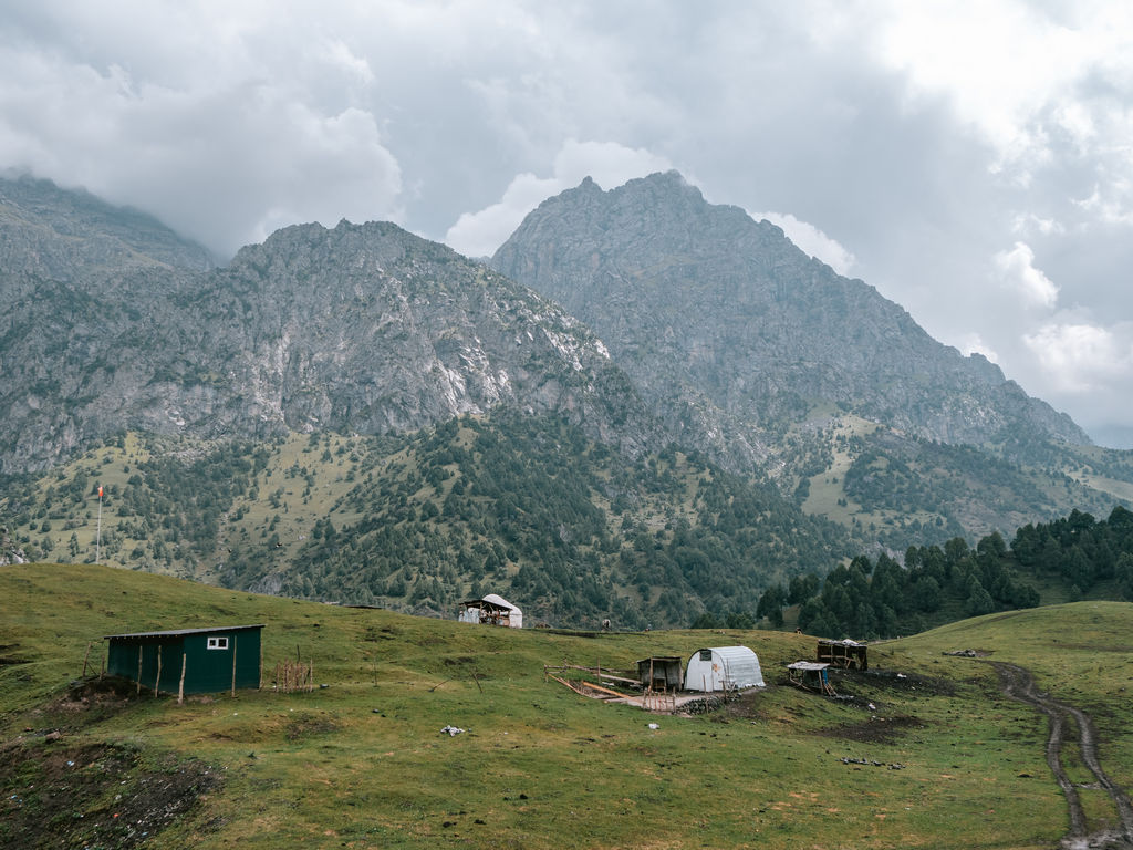 Paardrijden in Kirgizie: Feel Like A Nomad trektocht te Paard in Kirgizië 31 Kyrgyzstan Horse Riding Tour - Kyrgyzstan Adventure Tours - Feel like a nomad horse riding Kyrgyzstan Alay mountains Journal of Nomads