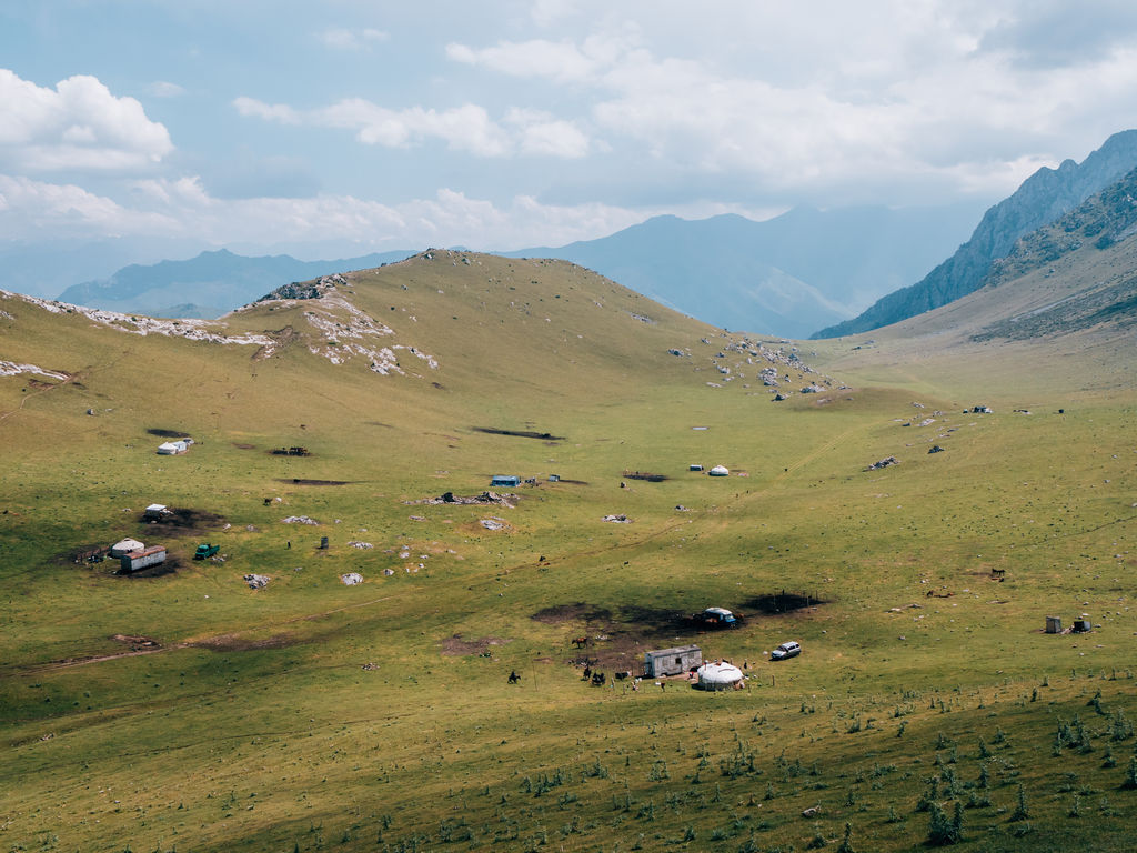 Paardrijden in Kirgizie: Feel Like A Nomad trektocht te Paard in Kirgizië 25 Kyrgyzstan Horse Riding Tour - Kyrgyzstan Adventure Tours - Feel like a nomad horse riding Kyrgyzstan Alay mountains Journal of Nomads