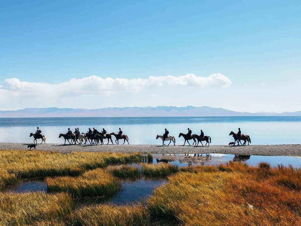 Les 6 meilleurs drones pour la photographie et la vidéo de voyage en 2023 7 Équitation Son Kul - Tours d'aventure au Kirghizistan