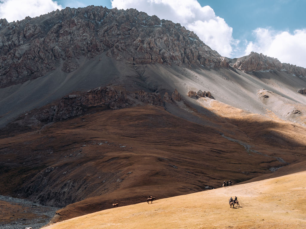 Things to do in Tash Rabat - Tash Rabat hikes - Hiking to Tash Rabat Panda Pass Chatyr Kul Viewpoint - Horse Riding Tash Rabat- The Complete Guide to Tash Rabat Kyrgyzstan - Journal of Nomads