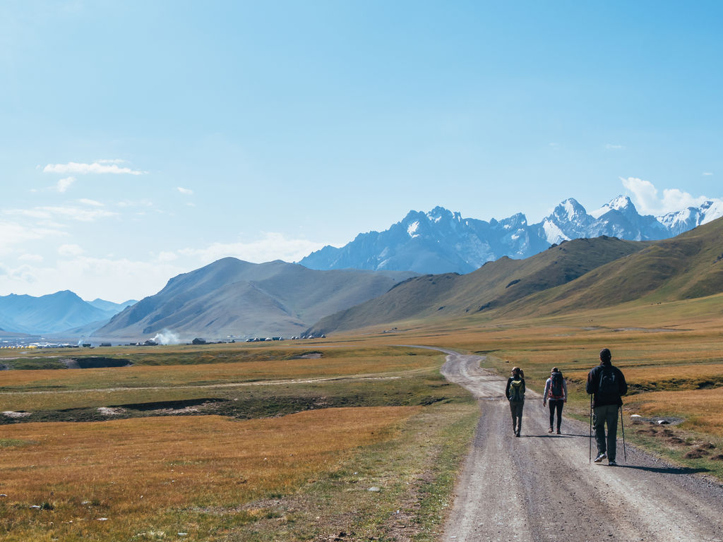How to visit Kel Suu Lake Kyrgyzstan - The Complete Travel Guide