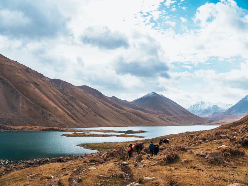 Kyrgyzstan Itinerary: The Ultimate 7, 10, 14 & 21-Day Travel Guide 81 Kol Ukok - Son Kul - Chelpek Lakes - Zhashyl Kul - Ydryk Lakes - Horse Riding in Kyrgyzstan - Best destinations horseback trek Kyrgyzstan - Horse riding Song Kul Naryn