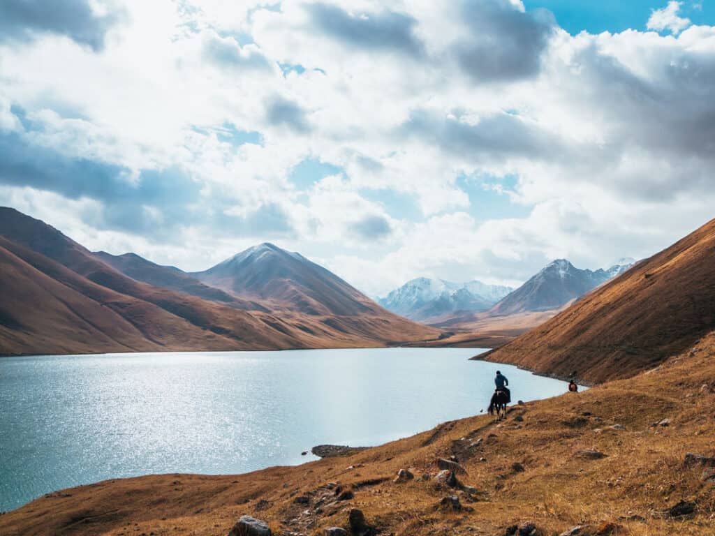 Kyrgyzstan Itinerary: The Ultimate 7, 10, 14 & 21-Day Travel Guide 80 Kol Ukok - Son Kul - Chelpek Lakes - Zhashyl Kul - Ydryk Lakes - Horse Riding in Kyrgyzstan - Best destinations horseback trek Kyrgyzstan - Horse riding Song Kul Naryn