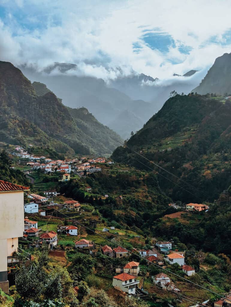 Madeira roads - Madeira landscapes - roadtrip Madeira - Journal of Nomads