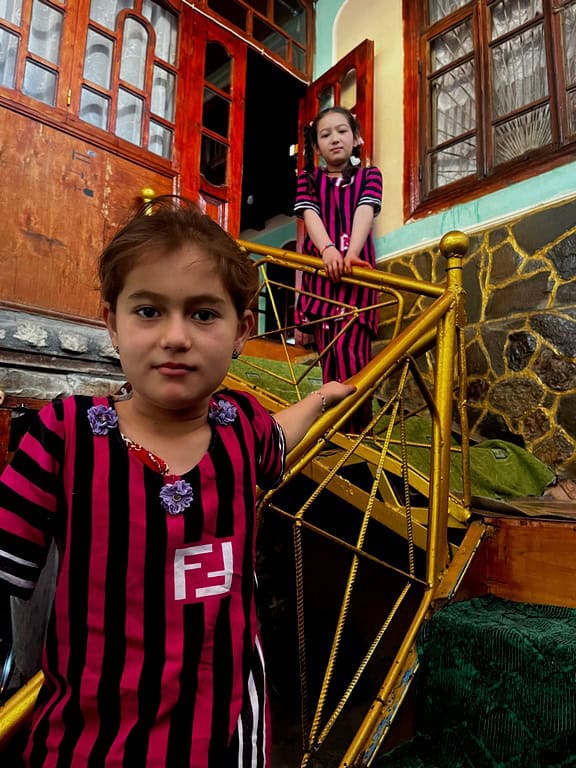 How to travel the Pamir Highway in Tajikistan: a Complete Guide 41 Fann Mountains - Tajikistan - hiking in Tajikistan - homestay children - Journal of Nomads