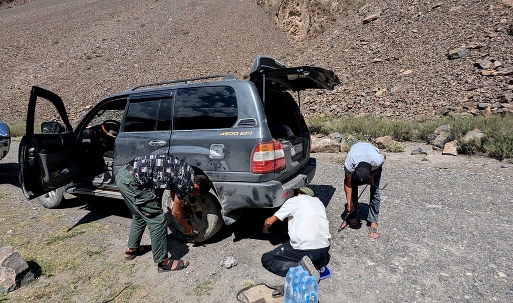 How to travel the Pamir Highway in Tajikistan: a Complete Guide 27 Pamir Highway - Tajikistan - hiking in Tajikistan - Journal of Nomads